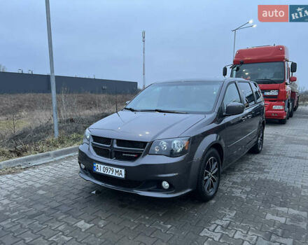 Серый Додж Гранд Караван, объемом двигателя 3.61 л и пробегом 196 тыс. км за 15800 $, фото 1 на Automoto.ua