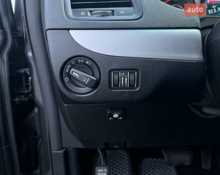 Серый Додж Гранд Караван, объемом двигателя 3.61 л и пробегом 196 тыс. км за 15800 $, фото 19 на Automoto.ua