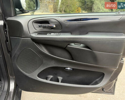 Серый Додж Гранд Караван, объемом двигателя 3.61 л и пробегом 130 тыс. км за 14800 $, фото 49 на Automoto.ua