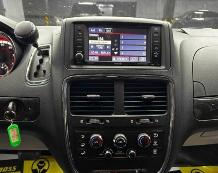 Серый Додж Гранд Караван, объемом двигателя 3.6 л и пробегом 75 тыс. км за 10700 $, фото 13 на Automoto.ua