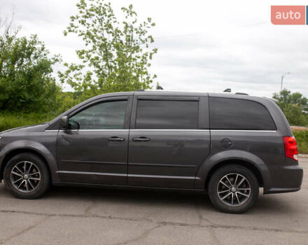 Серый Додж Гранд Караван, объемом двигателя 3.6 л и пробегом 345 тыс. км за 13300 $, фото 1 на Automoto.ua