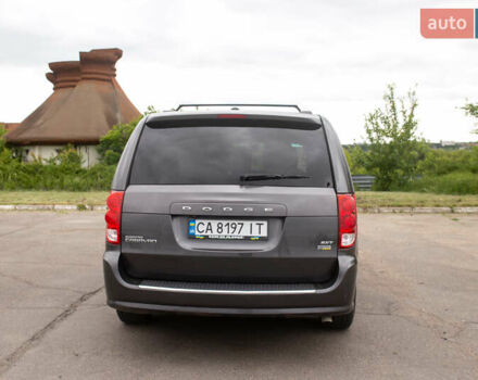 Серый Додж Гранд Караван, объемом двигателя 3.6 л и пробегом 345 тыс. км за 13300 $, фото 2 на Automoto.ua