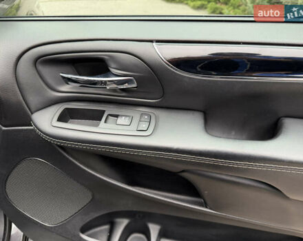 Серый Додж Гранд Караван, объемом двигателя 3.61 л и пробегом 130 тыс. км за 14800 $, фото 50 на Automoto.ua