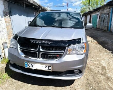 Сірий Додж Гранд Караван, об'ємом двигуна 3.6 л та пробігом 180 тис. км за 13999 $, фото 1 на Automoto.ua