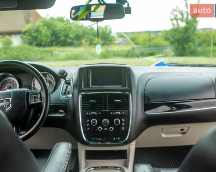 Серый Додж Гранд Караван, объемом двигателя 3.6 л и пробегом 345 тыс. км за 13300 $, фото 10 на Automoto.ua