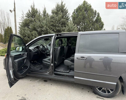 Серый Додж Гранд Караван, объемом двигателя 3.61 л и пробегом 130 тыс. км за 14800 $, фото 43 на Automoto.ua