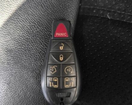 Сірий Додж Гранд Караван, об'ємом двигуна 3.6 л та пробігом 180 тис. км за 13999 $, фото 7 на Automoto.ua