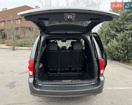 Серый Додж Гранд Караван, объемом двигателя 3.61 л и пробегом 130 тыс. км за 14800 $, фото 58 на Automoto.ua