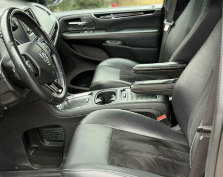 Серый Додж Гранд Караван, объемом двигателя 3.61 л и пробегом 130 тыс. км за 14800 $, фото 32 на Automoto.ua