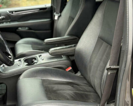 Серый Додж Гранд Караван, объемом двигателя 3.61 л и пробегом 130 тыс. км за 14800 $, фото 33 на Automoto.ua