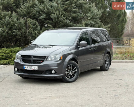 Серый Додж Гранд Караван, объемом двигателя 3.61 л и пробегом 130 тыс. км за 14800 $, фото 2 на Automoto.ua