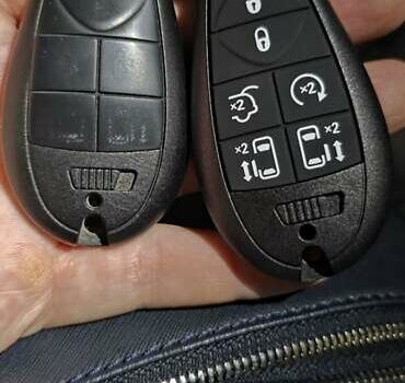 Серый Додж Гранд Караван, объемом двигателя 3.6 л и пробегом 163 тыс. км за 14900 $, фото 22 на Automoto.ua