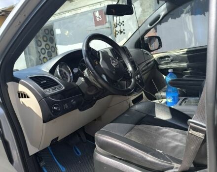 Сірий Додж Гранд Караван, об'ємом двигуна 3.6 л та пробігом 180 тис. км за 13999 $, фото 6 на Automoto.ua