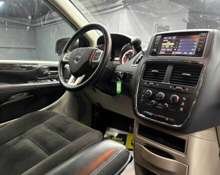 Серый Додж Гранд Караван, объемом двигателя 3.6 л и пробегом 75 тыс. км за 10700 $, фото 21 на Automoto.ua