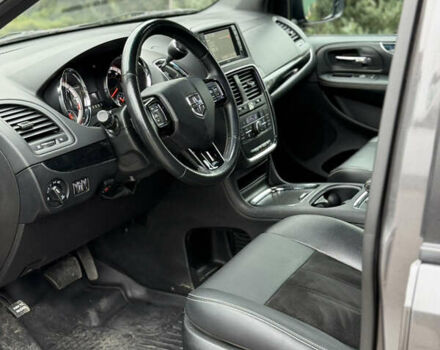 Серый Додж Гранд Караван, объемом двигателя 3.61 л и пробегом 130 тыс. км за 14800 $, фото 31 на Automoto.ua