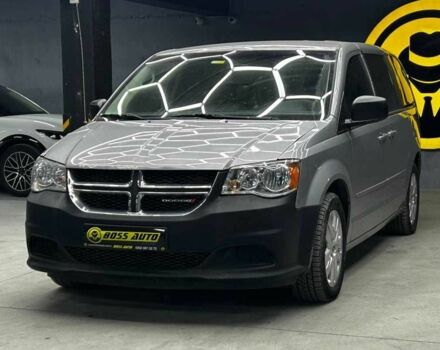 Серый Додж Гранд Караван, объемом двигателя 3.6 л и пробегом 75 тыс. км за 10700 $, фото 2 на Automoto.ua
