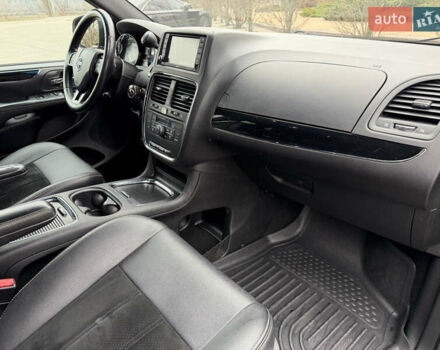 Серый Додж Гранд Караван, объемом двигателя 3.61 л и пробегом 130 тыс. км за 14800 $, фото 46 на Automoto.ua