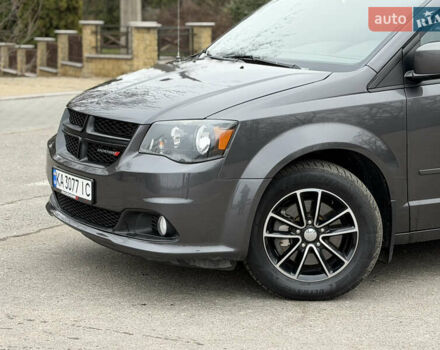 Серый Додж Гранд Караван, объемом двигателя 3.61 л и пробегом 130 тыс. км за 14800 $, фото 8 на Automoto.ua