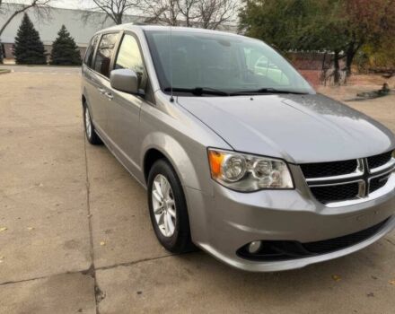 Серый Додж Гранд Караван, объемом двигателя 3.6 л и пробегом 33 тыс. км за 9900 $, фото 2 на Automoto.ua