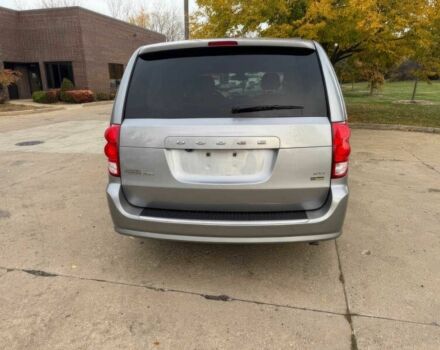 Серый Додж Гранд Караван, объемом двигателя 3.6 л и пробегом 33 тыс. км за 9900 $, фото 4 на Automoto.ua