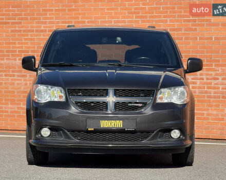 Серый Додж Гранд Караван, объемом двигателя 3.6 л и пробегом 147 тыс. км за 15950 $, фото 2 на Automoto.ua