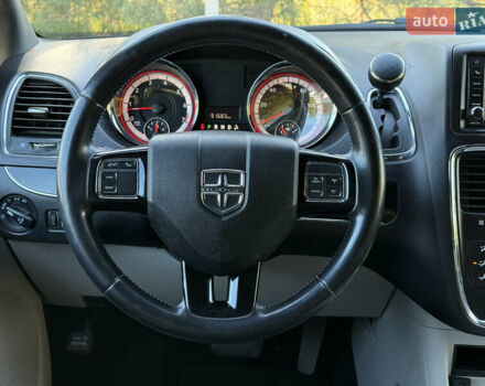 Серый Додж Гранд Караван, объемом двигателя 3.6 л и пробегом 147 тыс. км за 15950 $, фото 19 на Automoto.ua