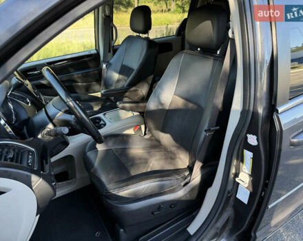 Серый Додж Гранд Караван, объемом двигателя 3.6 л и пробегом 147 тыс. км за 15950 $, фото 31 на Automoto.ua