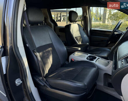 Серый Додж Гранд Караван, объемом двигателя 3.6 л и пробегом 147 тыс. км за 15950 $, фото 35 на Automoto.ua