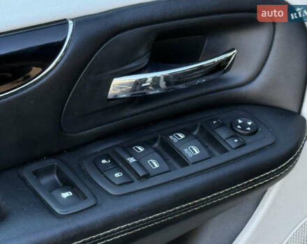 Серый Додж Гранд Караван, объемом двигателя 3.6 л и пробегом 147 тыс. км за 15950 $, фото 29 на Automoto.ua