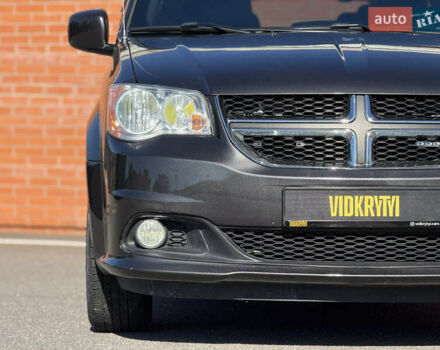 Серый Додж Гранд Караван, объемом двигателя 3.6 л и пробегом 147 тыс. км за 15950 $, фото 3 на Automoto.ua