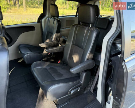 Серый Додж Гранд Караван, объемом двигателя 3.6 л и пробегом 147 тыс. км за 15950 $, фото 32 на Automoto.ua