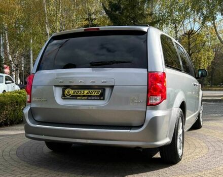 Серый Додж Гранд Караван, объемом двигателя 3.6 л и пробегом 140 тыс. км за 16500 $, фото 6 на Automoto.ua