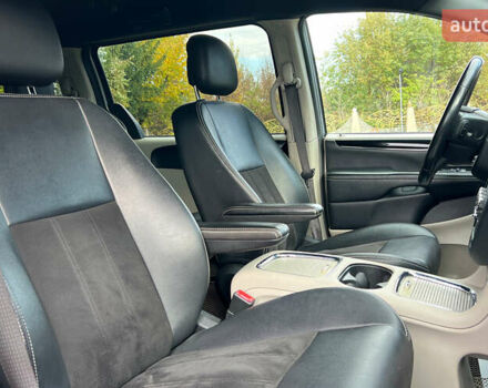 Серый Додж Гранд Караван, объемом двигателя 3.61 л и пробегом 140 тыс. км за 16500 $, фото 17 на Automoto.ua