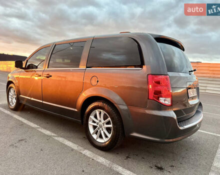 Серый Додж Гранд Караван, объемом двигателя 3.61 л и пробегом 137 тыс. км за 18400 $, фото 5 на Automoto.ua