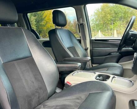 Серый Додж Гранд Караван, объемом двигателя 3.6 л и пробегом 140 тыс. км за 16500 $, фото 17 на Automoto.ua