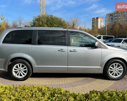 Серый Додж Гранд Караван, объемом двигателя 3.61 л и пробегом 140 тыс. км за 16500 $, фото 7 на Automoto.ua