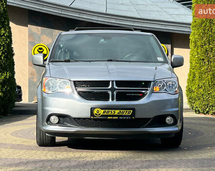 Серый Додж Гранд Караван, объемом двигателя 3.61 л и пробегом 140 тыс. км за 16500 $, фото 1 на Automoto.ua