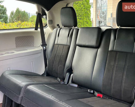 Серый Додж Гранд Караван, объемом двигателя 3.61 л и пробегом 140 тыс. км за 16500 $, фото 21 на Automoto.ua