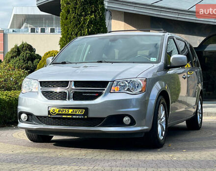 Серый Додж Гранд Караван, объемом двигателя 3.61 л и пробегом 140 тыс. км за 16500 $, фото 2 на Automoto.ua