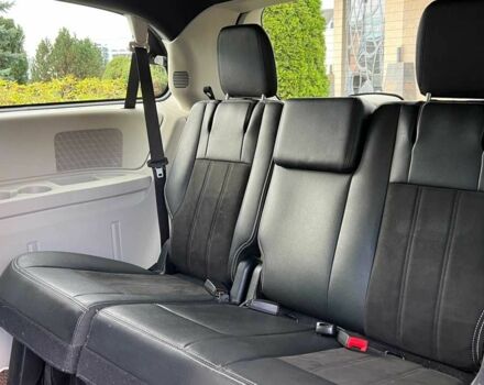 Серый Додж Гранд Караван, объемом двигателя 3.6 л и пробегом 140 тыс. км за 16500 $, фото 21 на Automoto.ua