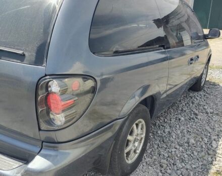 Серый Додж Гранд Караван, объемом двигателя 3.3 л и пробегом 380 тыс. км за 4850 $, фото 1 на Automoto.ua