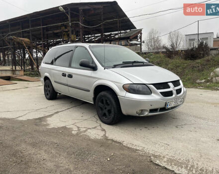 Серый Додж Гранд Караван, объемом двигателя 3.3 л и пробегом 174 тыс. км за 4300 $, фото 1 на Automoto.ua