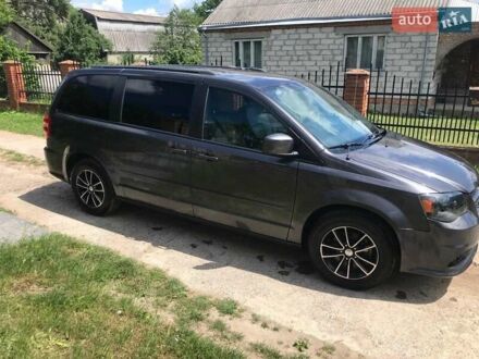 Додж Гранд Караван 2017 в Луцке на Automoto.ua Серый Додж Гранд Караван, объемом двигателя 3.6 л и пробегом 155 тыс. км за 12200 $, фото 1 на Automoto.ua