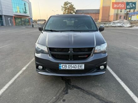 Сірий Додж Гранд Караван, об'ємом двигуна 3.6 л та пробігом 235 тис. км за 12990 $, фото 1 на Automoto.ua