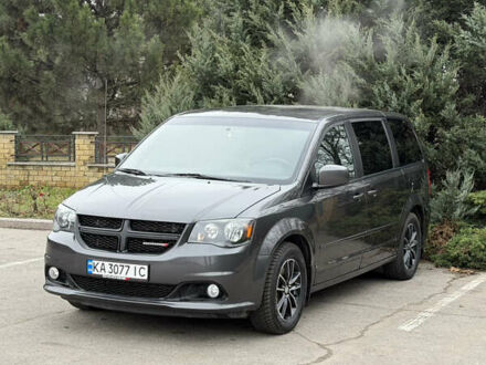 Серый Додж Гранд Караван, объемом двигателя 3.61 л и пробегом 130 тыс. км за 14800 $, фото 1 на Automoto.ua