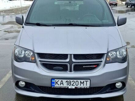 Серый Додж Гранд Караван, объемом двигателя 3.6 л и пробегом 17200 тыс. км за 13900 $, фото 1 на Automoto.ua