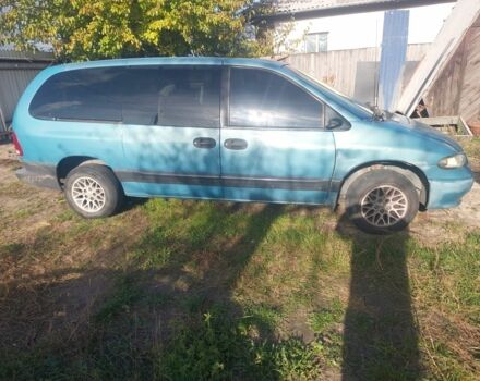 Синий Додж Гранд Караван, объемом двигателя 3.3 л и пробегом 300 тыс. км за 1555 $, фото 2 на Automoto.ua