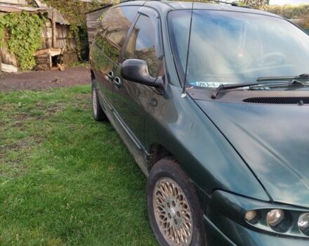 Зеленый Додж Гранд Караван, объемом двигателя 0 л и пробегом 230 тыс. км за 2500 $, фото 2 на Automoto.ua