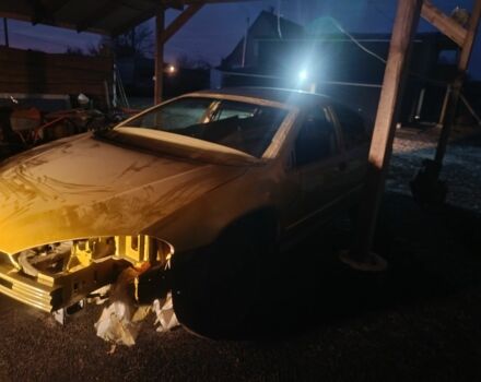 Желтый Додж Интрепид, объемом двигателя 0 л и пробегом 250 тыс. км за 650 $, фото 2 на Automoto.ua