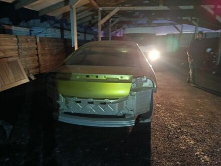 Желтый Додж Интрепид, объемом двигателя 0 л и пробегом 250 тыс. км за 650 $, фото 1 на Automoto.ua